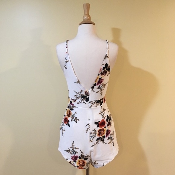 Gathered Surplice V Neck White Floral Cami Romper - Picture 6 of 7